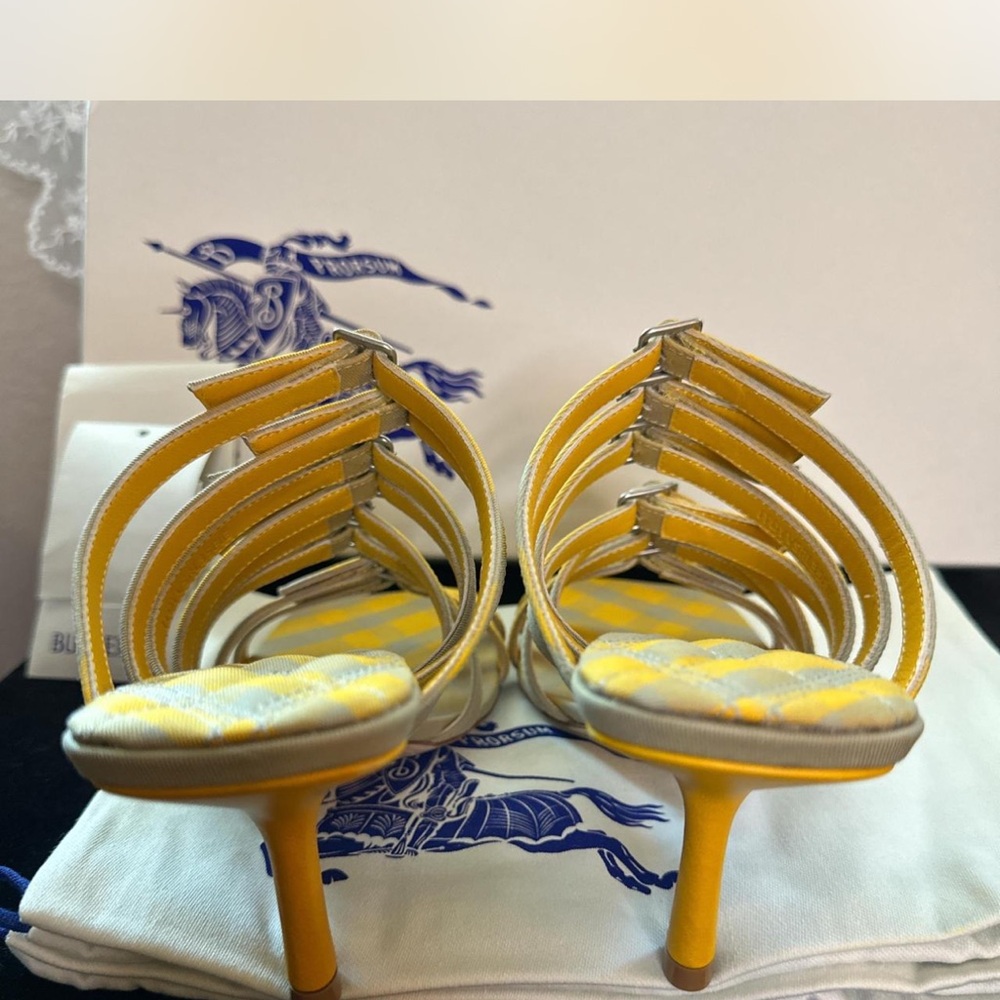 NWT Burberry Yellow Checkered Women's Heels - Picture 4 of 5